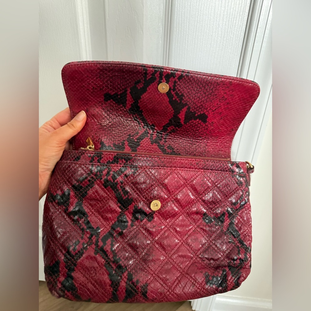 Marc Jacob’s Phython Quilted Leather and Gold Elegant Red Quilted Shoulder Bag - Picture 7 of 11